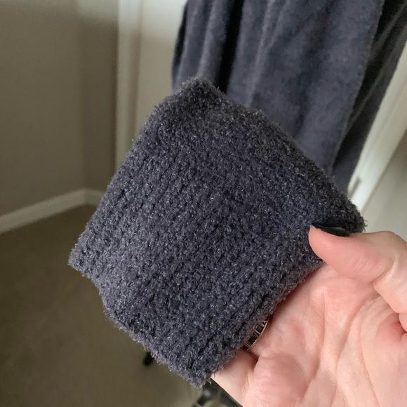 Barefoot Dreams feather soft Circle Cardigan - Picture 4 of 11